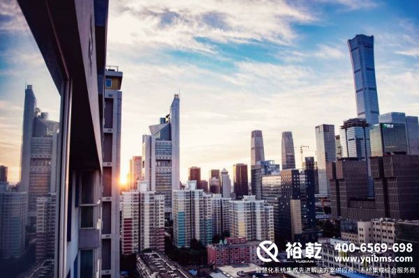 能耗監(jiān)測系統(tǒng)，數(shù)據(jù)分析，報告生成，多平臺支持